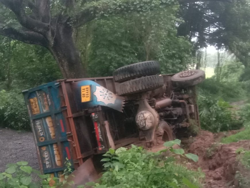 ।। ବରୀ ବ୍ଲକର ପ୍ରମୁଖ ରାସ୍ତା ବଦଳୁ ନାହିଁ ବାରମ୍ବାର ଦୁର୍ଘଟଣା ।।