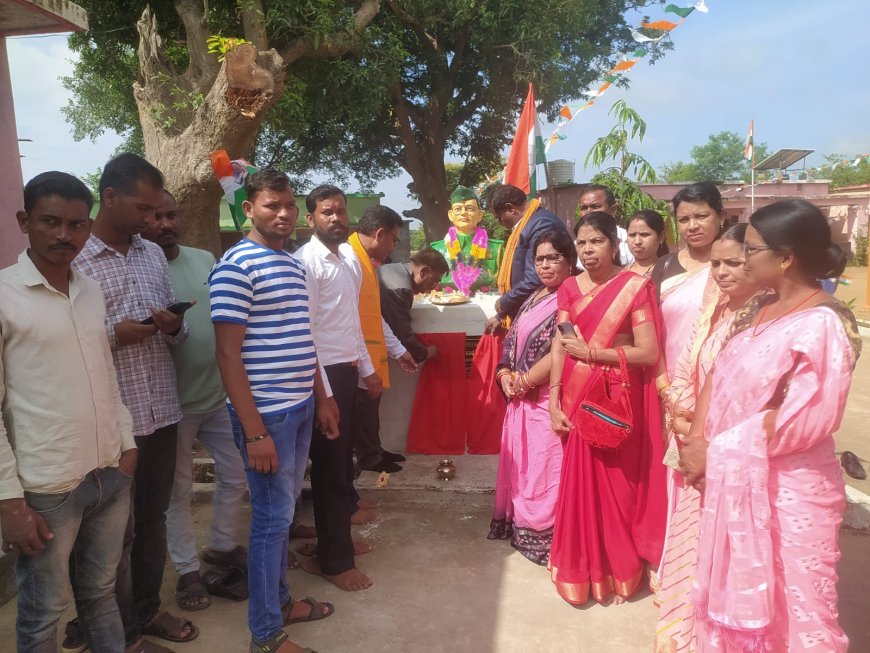 ସ୍ଵାଧୀନତା ସଂଗ୍ରାମୀ ନେତାଜୀ ସୁବାସ ଚନ୍ଦ୍ର ବୋଷଙ୍କ ପ୍ରତିମୂର୍ତ୍ତି ଉନ୍ମୋଚନ