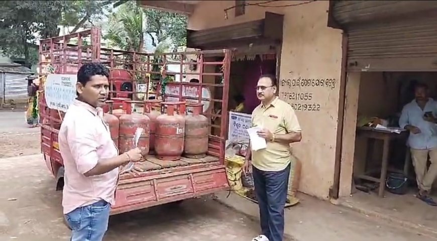 ବାଲିଗୁଡା ଯୋଗାଣ ବିଭାଗର ଚଢ଼ଉ : ୧୩ଟି ଘରୋଇ ଗ୍ୟାସ ସିଲିଣ୍ଡର ଜବତ