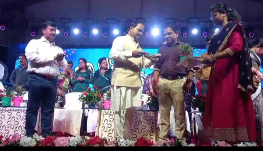 ଢେଙ୍କାନାଳ ମୁଖ୍ୟ ଷ୍ଟାଡିୟମ୍ ପରିସରରେ ନିଖିଳ ଓଡ଼ିଶା ସ୍ବାୟତ ଶାସନ ଦିବସ