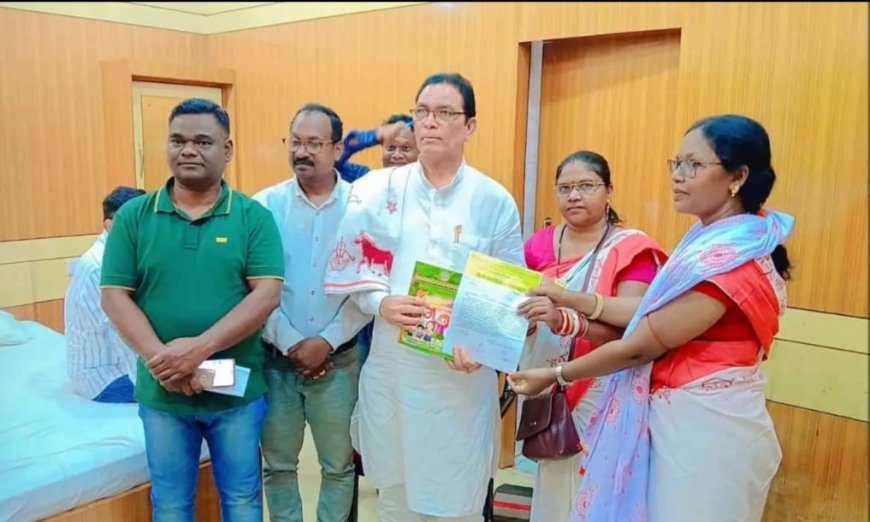 ।। ଭୂମିଜ ଭାଷାକୁ ଅବହେଳା ପ୍ରତିବାଦରେ ସାଂସଦଙ୍କୁ ଦାବିପତ୍ର ।।