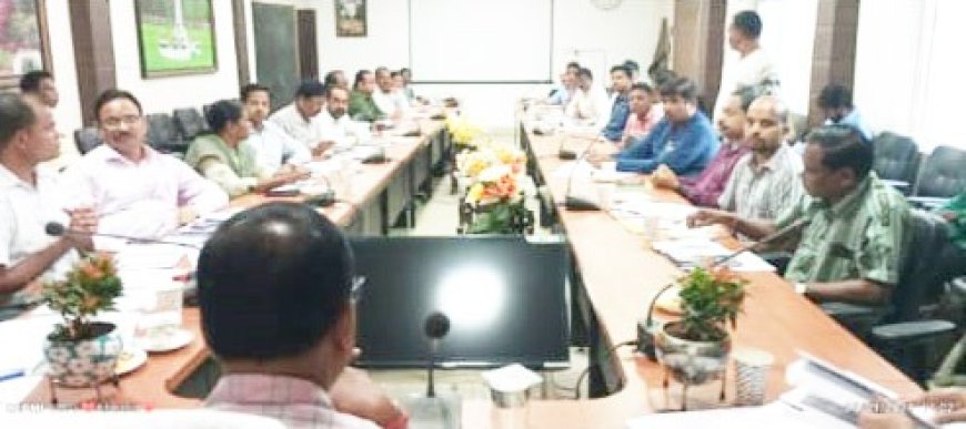 ପ୍ରଧାନମନ୍ତ୍ରୀ ଜନଜାତୀୟ ଉନ୍ନତ ଗ୍ରାମ ଅଭିଯାନ ଯୋଜନା ପାଇଁ ସମୀକ୍ଷା ବୈଠକ ଏବଂ ସମ୍ବାଦିକ ସମ୍ମିଳନୀ