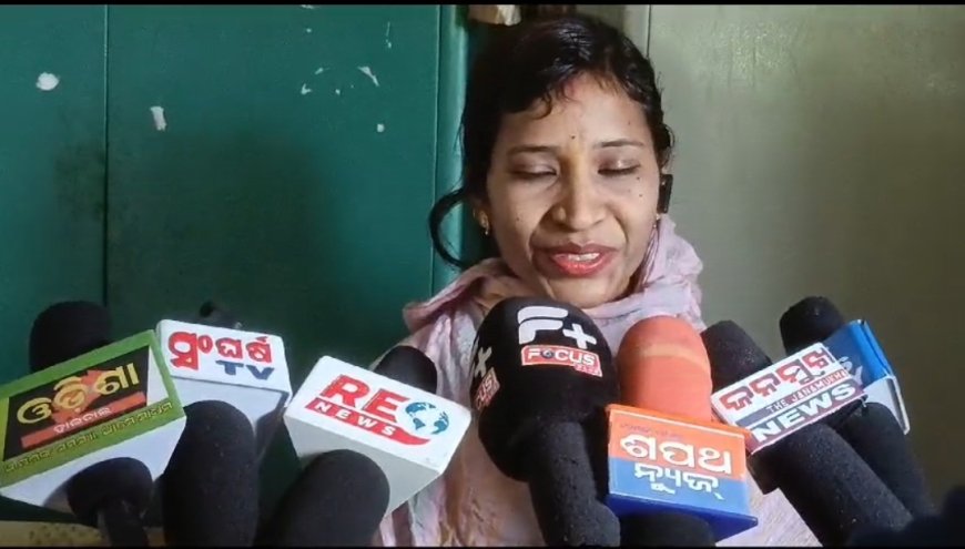 ।। ପରୀକ୍ଷା ସମୟରେ ମଧ୍ୟ ବିଦ୍ୟାଳୟକୁ ବିଳମ୍ବରେ ଆସନ୍ତି ଶିକ୍ଷୟତ୍ରୀ ମାନେ ।।