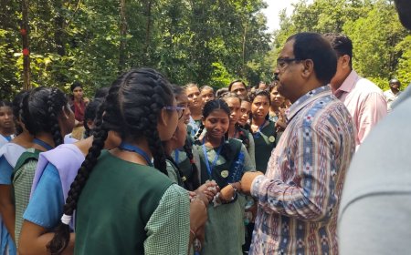 କିଆପଦର କସ୍ତୁରବା ବିଦ୍ୟାଳୟରେ ଅବ୍ୟବସ୍ଥା, ଅସନ୍ତୁଷ୍ଟ ଛାତ୍ରୀ ଜିଲ୍ଲାପାଳଙ୍କୁ ଭେଟିବା କୁ ଘଞ୍ଚ ଜଙ୍ଗଲ ରାସ୍ତା ମଝିରେ