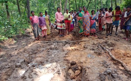 ।। ସ୍ଵାଧୀନତା ର ୭୮ ବର୍ଷ ପରେ ମଧ୍ୟ ଯୋଗାଯୋଗରୁ ବିଛିନ୍ନ, ଜନପ୍ରତିନିଧି ଓ ପ୍ରଶାସନର ବୈମାତୃକ ମନୋଭାବର ଶୀକାର ମାଣ୍ଡିଆବିରୀ ଗ୍ରାମବାସୀ  ।।