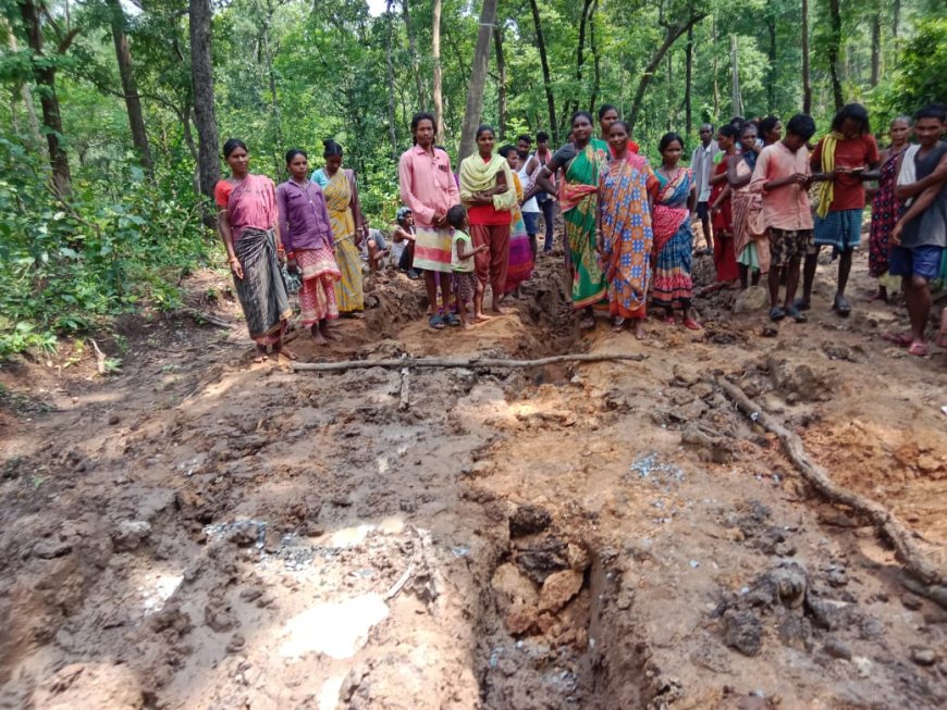 ।। ସ୍ଵାଧୀନତା ର ୭୮ ବର୍ଷ ପରେ ମଧ୍ୟ ଯୋଗାଯୋଗରୁ ବିଛିନ୍ନ, ଜନପ୍ରତିନିଧି ଓ ପ୍ରଶାସନର ବୈମାତୃକ ମନୋଭାବର ଶୀକାର ମାଣ୍ଡିଆବିରୀ ଗ୍ରାମବାସୀ ।।