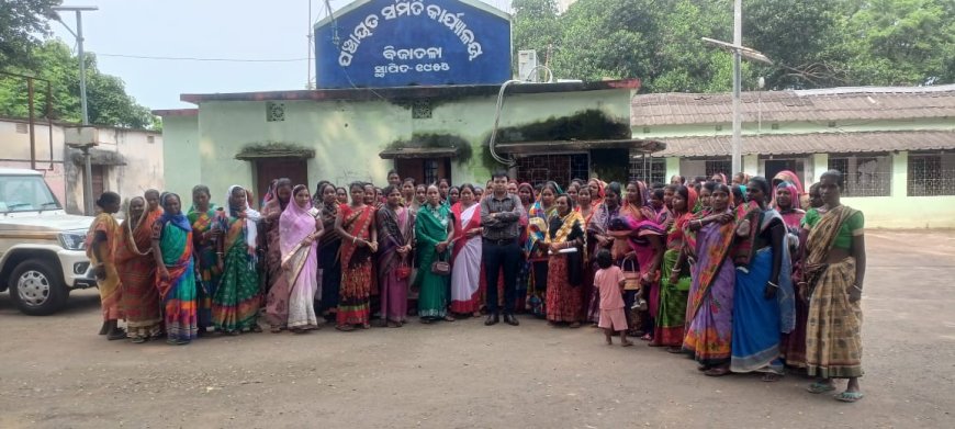 ।। ବିଡିଓ ଙ୍କୁ ଦାବିପତ୍ର ନେଇ ମହିଳା ସଂଗଠନ ଘେରିଲେ ।।