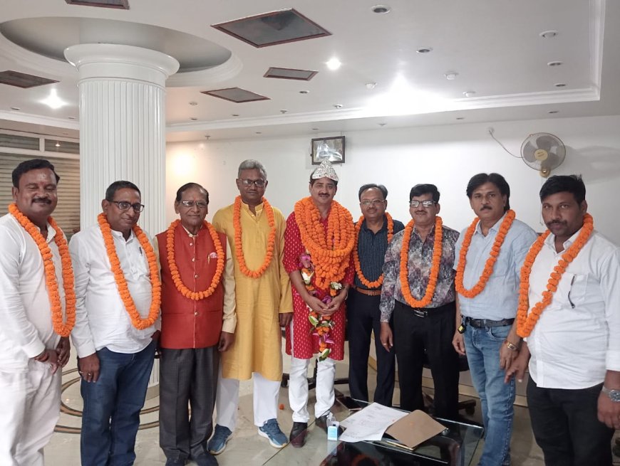 ।। अखिल भारतीय केसरवानी वैश्य समाज के प्रदेश अध्यक्ष हनुमान प्रसाद केसरवानी मनोनीत ।।