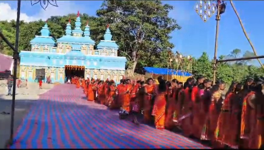 ।। ସାରଦୀୟ ଦୁର୍ଗାପୂଜା ପାଇଁ ପୋଖରୀବନ୍ଧରେ ଭବ୍ୟ କଳସଯାତ୍ରା ତିନିଶହରୁ ଉର୍ଦ୍ଧ ମହିଳା କଳସଯାତ୍ରାରେ ହେଲେ ସାମିଲ ।।