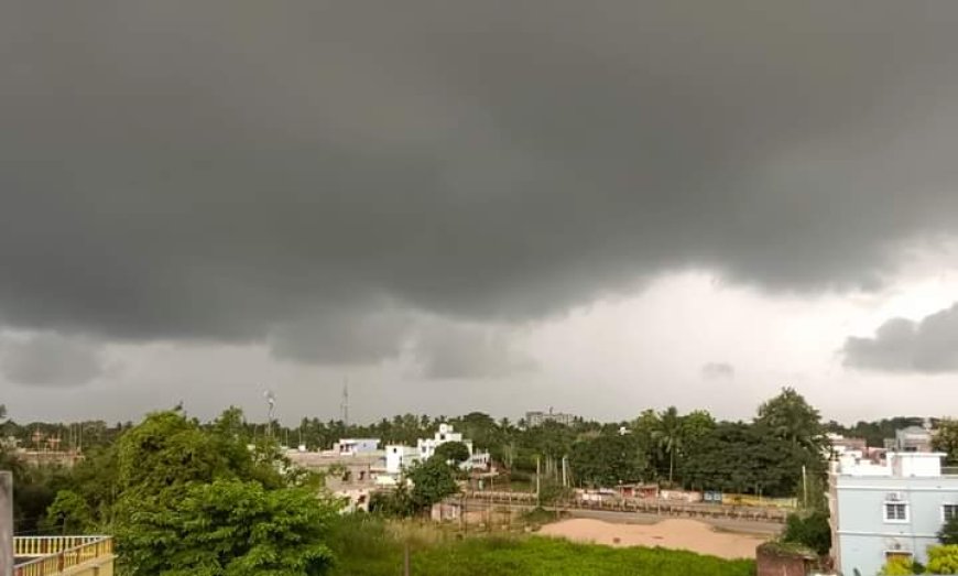 ।। ବାତ୍ୟା "ଦାନା"ର ପ୍ରଭ ବରୀଆକାଶ ମେଘାଛନ୍ନ, ପବନ ସହିତ ବର୍ଷା ଆରମ୍ଭ ।।