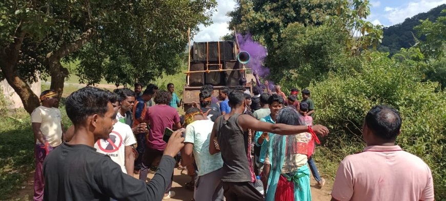 ।। ମା ଦୁର୍ଗା ଭସାଣି ସାଇସୁରନି ।।