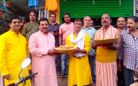 ।। ମା 'ପାଟଖଣ୍ଡା ମାର୍କେଟ ବ୍ୟବସାୟୀ ସଂଘ ତରଫରୁ ଦୀପାବଳି ଉପଲକ୍ଷେ ଦୀପଦାନ ସହ ପ୍ରସାଦ ବଣ୍ଟନ  ।।