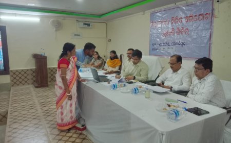 जिला कलेक्टर का शिकायत सुनवाई शिविर बैपारीगुड़ा में