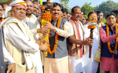 मन मोहिला मंडेई महोत्सव - 2024 धंदारा में उद्घाटन समारोह में भारी भीड़