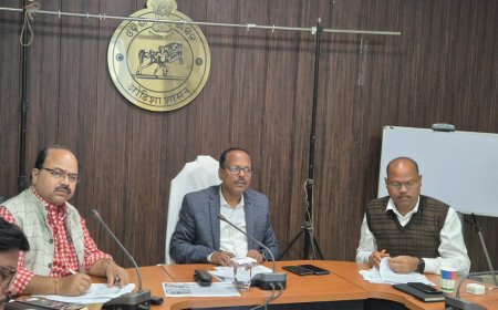 ନୂଆପଡ଼ା ଜିଲ୍ଲାପାଳଙ୍କ ଗ୍ରାମ୍ୟ ଜଳ ଯୋଗାଣ ଓ ପରିମଳ ବିଭାଗ କାର୍ଯ୍ୟ ର ସମୀକ୍ଷା ବୈଠକ