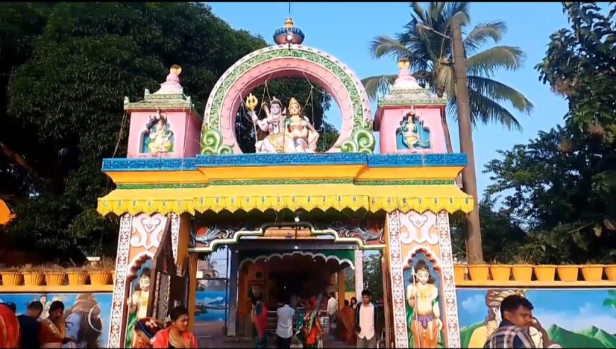 कार्तिक पूर्णिमा पर बैतरणी में श्रद्धालुओं की भीड़ ने चलाई नाव, 10 हजार श्रद्धालु डूबे