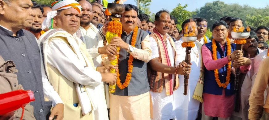ମନ ମୋହିଲା ମଣ୍ଡେଇ ମହୋତ୍ସବ -୨୦୨୪ର ଶୁଭାରମ୍ଭ ସମାରୋହ ଧଣ୍ଡରା ଠାରେ ବିଶାଳ ଜନ ଗହଳି
