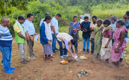 ଜିଲ୍ଲାପାଳଙ୍କ ତ୍ରିଲୋଚନପୁର ପଞ୍ଚାୟତ ଗସ୍ତ :କୁନାକାଡୁ ଠାରେ ପ୍ରଧାମନ୍ତ୍ରୀଙ୍କ ଜନମନ ଯୋଜନା ଗୃହର ଭୂମିପୂଜନ