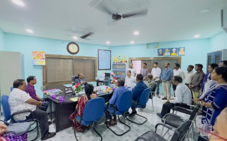 ନୂଆପଡ଼ା ଜିଲ୍ଲାପାଳଙ୍କ ବିଭିନ୍ନ କ୍ଷେତ୍ର ପରିଦର୍ଶନ ଓ ଜିଲ୍ଲାକୁ ଆଗେଇ ନେବାକୁ ଆହ୍ଵାନ