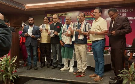 କବି ପ୍ରବୋଧ ହୋତାଙ୍କ ଇଂରାଜୀ କବିତା ପୁସ୍ତକ "ଫରେଷ୍ଟ ଅଫ ଫେଂଥ' ଉନ୍ମୋଚିତ