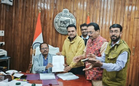 କେନ୍ଦ୍ରୀୟ ବିଦ୍ୟାଳୟରେ ୧୦ମ ଶ୍ରେଣୀ ରୁ ଏକାଦଶ ଶ୍ରେଣୀକୁ ବୃଦ୍ଧି କରିବା ପାଇଁ ଜିଲ୍ଲାପାଳଙ୍କୁ ଅଭିଭାବକଙ୍କ ଦାବିପତ୍ର ପ୍ରଦାନ