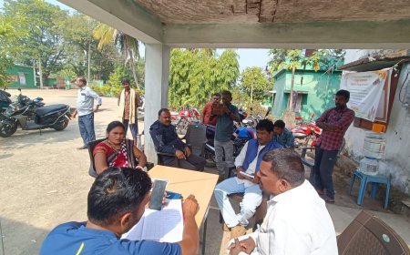 ସମିତି ସଭ୍ୟା ରଶ୍ମିତା ଦୁରିଆ ଓ ସମାଜ ସେବୀ ପ୍ରକାଶ ଦୁରୀଆ ଜୟପାଟଣା ଧାନ  ମଣ୍ଡି କୁ ପରିଦର୍ଶନ