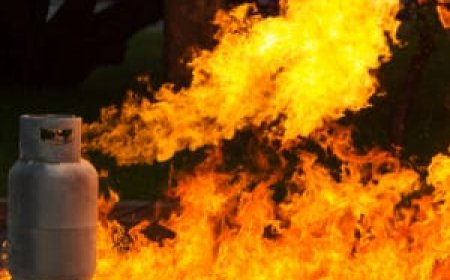 ବାଲିଗୁଡା : ଗ୍ୟାସ ହାଣ୍ଡି ଫାଟି ଚିକେନ ଦୋକାନୀ ଗୁରୁତର