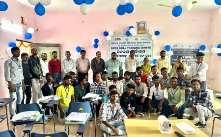 ନବରଙ୍ଗପୁର ଠାରେ ନୂତନ ଉନ୍ନତ ଅଭିଳାଷ ( ନୁଆ ) ଓଡ଼ିଶା ଅନ୍ତର୍ଗତ  କର୍ମଶାଳା ଓ ତାଲିମ ସାମଗ୍ରୀ ବିତରଣ କାର୍ଯ୍ୟକ୍ରମ