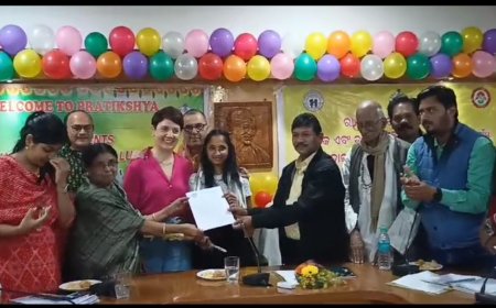 ନେହେରୁ ସେବା ସଂଘ ତରଫରୁ ପୋଷ୍ୟ ସନ୍ତାନ ଗ୍ରହଣ କରିନେଇଥିବା ବିଦେଶୀ ଦମ୍ପତିଙ୍କୁ ସମ୍ବର୍ଦ୍ଧନା