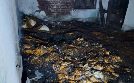 ସଟ ସର୍କିଟରେ ଜଳି ଗଲା ମିକ୍ସଚର୍ ଫ୍ୟାକ୍ଟ୍ରି :୧୦ ଲକ୍ଷ ଟଙ୍କାରୁ ଉର୍ଦ୍ଧ୍ବ ମୂଲ୍ୟର ସାମଗ୍ରୀ ଜଳି ପାଉଁଶ