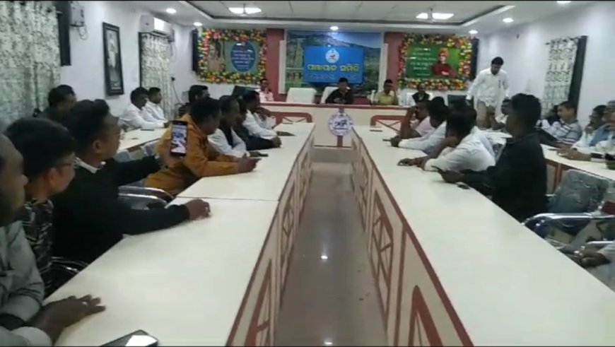 ଜୟପାଟଣା ବ୍ଳକ ରେ କଳାହାଣ୍ଡି ଉତ୍ସବ ପାଇଁ ବୈଠକ ଶୁଣି ଚେୟାରମେନ ଘୋର ନିଦ୍ରାରେ