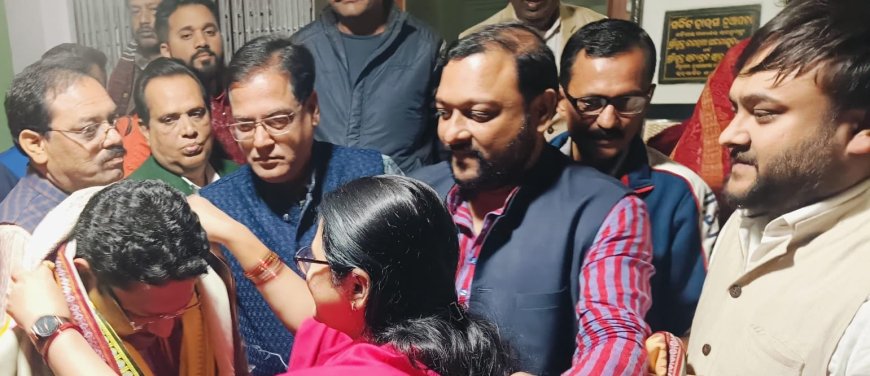 ଦୁଇଦିନିଆ ନୂଆପଡା ଜ଼ିଲ୍ଲା ଗସ୍ତରେ ମାନ୍ୟବର ସ୍ୱାସ୍ଥ୍ୟ ମନ୍ତ୍ରୀ ଡ଼. ମୁକେଶ ମହାଲିଙ୍ଗ