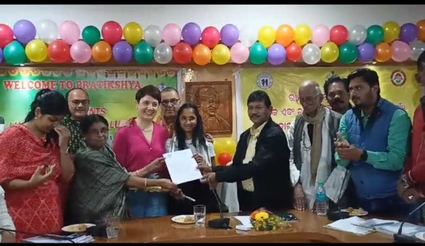 ନେହେରୁ ସେବା ସଂଘ ତରଫରୁ ପୋଷ୍ୟ ସନ୍ତାନ ଗ୍ରହଣ କରିନେଇଥିବା ବିଦେଶୀ ଦମ୍ପତିଙ୍କୁ ସମ୍ବର୍ଦ୍ଧନା