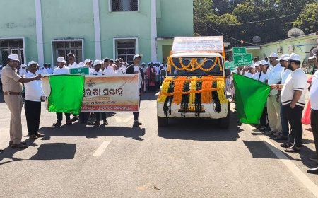 ନବରଙ୍ଗପୁର ଠାରେ ସଡ଼କ ସୁରକ୍ଷା ସପ୍ତାହ ସଚେତନତା ରଥ ର ଶୁଭାରମ୍ଭ ଓ ଶୋଭାଯାତ୍ରା