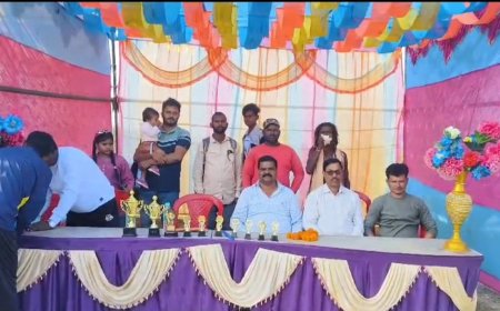 ବାଦିଲି ଗ୍ରାମରେ ପ୍ରଥମ ବିଜୁ ପଟ୍ଟନାୟକ ମେମୋରିଆଲ କ୍ରିକେଟ ଟୁର୍ଣ୍ଣାମେଣ୍ଟରେ କୁଲିଆମାଳ ଓ କୁସୁମଖୁଣ୍ଟି ମଧ୍ୟରେ ଫାଇନାଲ ମ୍ୟାଚରେ କୁଲିଆମାଳ ବିଜୟୀ