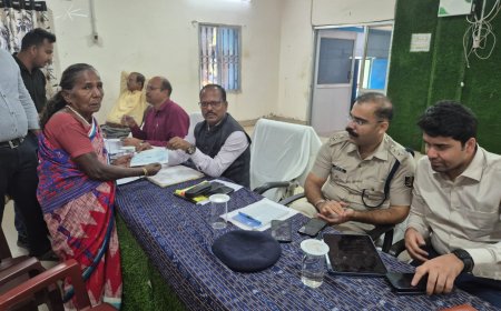 ଖଡିଆଳ ବ୍ଲକରେ ଜିଲ୍ଲାପାଳଙ୍କ ଯୁଗ୍ମ ଅଭିଯୋଗ ଶୁଣାଣି ଶିବିର ଅନୁଷ୍ଠିତ