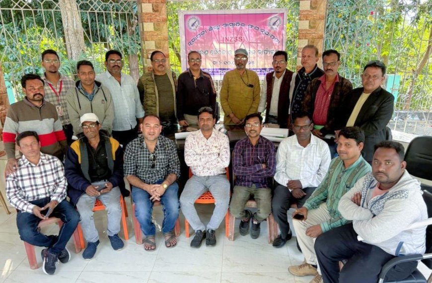 ନୂଆପଡ଼ା ଜିଲ୍ଲା ସାମ୍ବାଦିକ ସଂଘର ବନ୍ଧୁ ମିଳନ ଅନୁଷ୍ଠିତ ଏବଂ ସାମ୍ବାଦିକଙ୍କୁ ହତ୍ୟା ଓ ଆକ୍ରମଣ କୁ ତୀବ୍ର ସମାଲୋଚନା