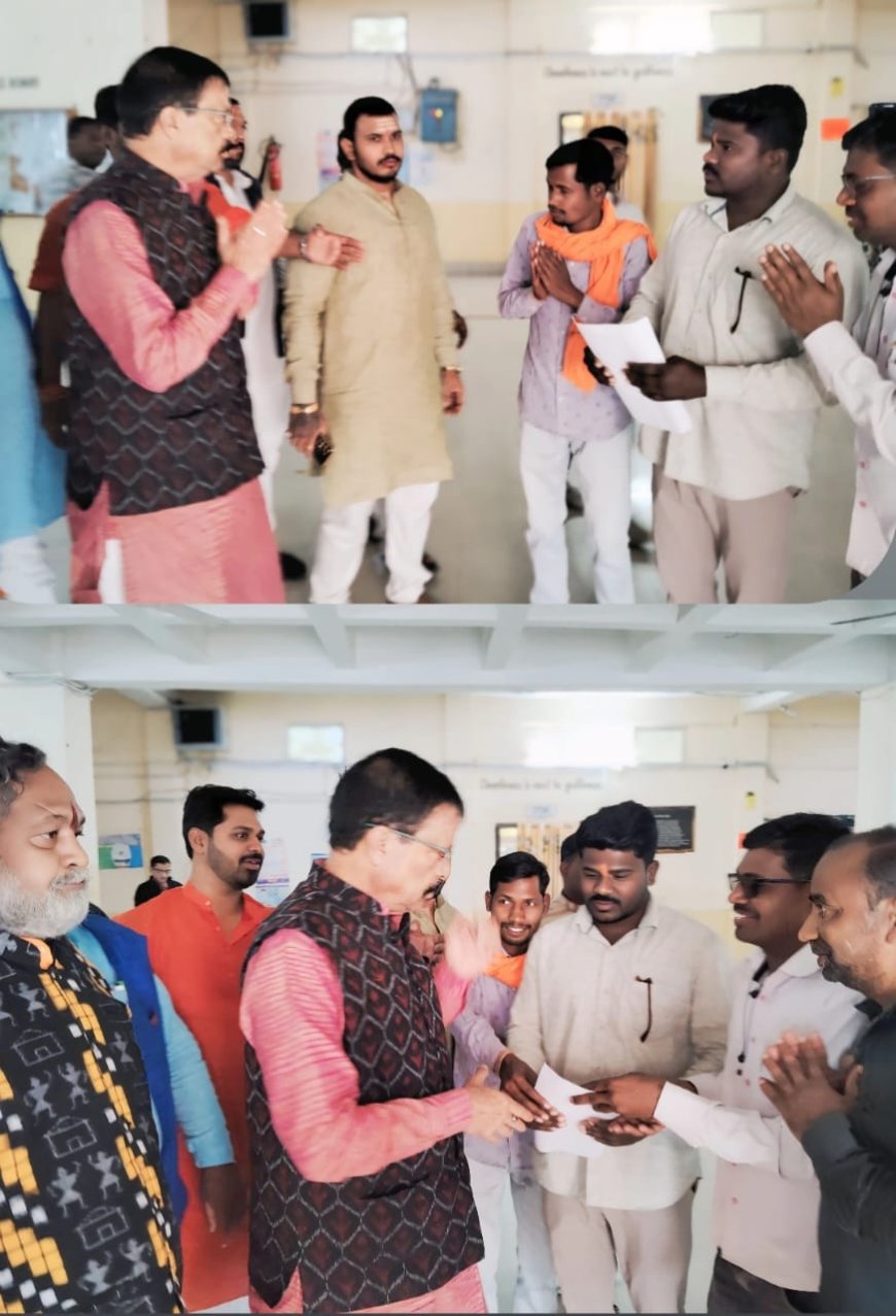 ପ୍ରରକୋଡ଼ ଗ୍ରାମ ପଞ୍ଚାୟତ ନୂତନ ବ୍ଲକ ଦାବିରେ ରାଜସ୍ବ ମନ୍ତ୍ରୀଙ୍କୁ ଦାବିପତ୍ର