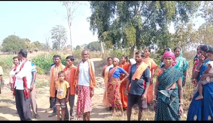 ଅନ୍ଧାରରେ ଛାତ୍ରଛାତ୍ରୀଙ୍କ ଭବିଷ୍ୟତ,ଗାଁରେ ରାସ୍ତା ନାହିଁ ବିଜୁଳିବତୀ ନାହିଁ
