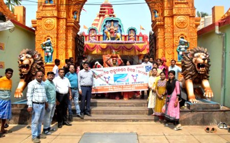 ନବରଙ୍ଗପୁର ରେ ଅନ୍ତର୍ଜାତୟ କିନ୍ନର ଦିବସ ପାଳିତ ନିଜେ ସ୍ବାବଲମ୍ବୀ ହୁଅ (ଜିଲ୍ଲାପାଳ)