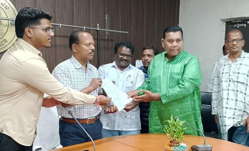 ଦଳିତ ଆଦିବାସୀଙ୍କ ଉପରେ ହେଉଥିବା ଅତ୍ୟାଚାର ବିରୋଧ ରେ ଗଣ୍ଡା ସମାଜ ପକ୍ଷରୁ ରାଷ୍ଟ୍ରପତିଙ୍କ ଉଦ୍ଦେଶ୍ୟରେ ଦାବିପତ୍ର ପ୍ରଦାନ