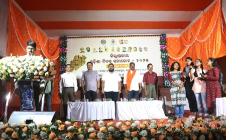 ନବରଙ୍ଗପୁର ଠାରେ ଜିଲ୍ଲା ସ୍ତରୀୟ ୯୦ ତମ ଓଡିଶା ଦିବସ ମହାସମାରୋହରେ ପାଳିତ