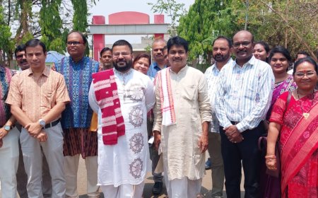 ଓଡିଆ ପକ୍ଷ ପାଳନ ଅବସରରେ ନବରଙ୍ଗପୁର ଜିଲ୍ଲା ରେ ପାରମ୍ପରିକ ପୋଷାକ ପରିଧାନ ଦିବସ ପାଳିତ