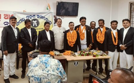 ଓକିଲ ସଂଘ ନିର୍ବାଚନ : ନୂତନ କର୍ମକର୍ତ୍ତାଙ୍କ ଶପଥ ଗ୍ରହଣ