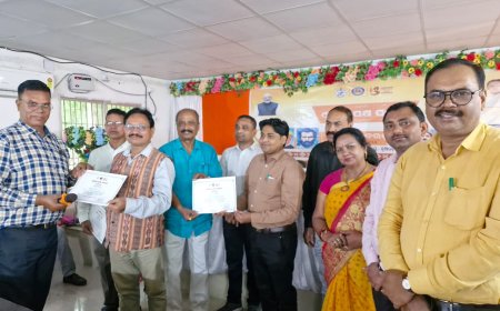 ଓଡ଼ିଆ ପକ୍ଷ ପାଳନ  ଉପଲକ୍ଷେ ବରପୁତ୍ର ମାନଙ୍କ ଉପରେ ଆଲୋଚନା ଚକ୍ର ଓ କବିତା ପାଠୋତ୍ସବ  ଅନୁଷ୍ଠିତ