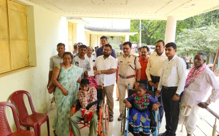 ତେନ୍ତୁଳିଖୁଣ୍ଟି ବ୍ଲକ ଠାରେ  ଜିଲ୍ଲାପାଳ ଏବଂ ଆରକ୍ଷୀ ଅଧିକ୍ଷକଙ୍କ ଯୁଗ୍ମ ଅଧ୍ୟକ୍ଷତାରେ ଏକ ଜନଶୁଣାଣି ଶିବିର ଅନୁଷ୍ଠିତ