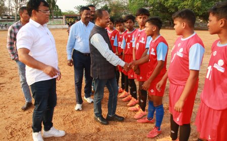 ମୁଖ୍ୟମନ୍ତ୍ରୀ ଟ୍ରଫି ପାଇଁ ଫୁଟବଲ ଟୁର୍ଣ୍ଣାମେଣ୍ଟର ଅନ୍ତିମ ସଂଘର୍ଷ ପୂର୍ଣ୍ଣ ମ୍ୟାଚ୍ ରେ ବାଜି ମାରିଲା କୋମନା ଫୁଟବଲ୍ କ୍ଳବ୍