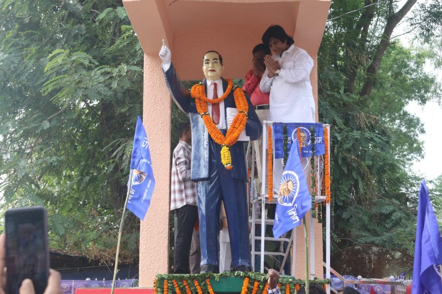 ନବରଙ୍ଗପୁର ଠାରେ ଜିଲ୍ଲା ସ୍ତରୀୟ ବାବା ସାହେବ୍ ଡ ଭୀମରାଓ ରାମଜୀ ଆମ୍ବେଦକର ଙ୍କ ୧୩୫ତମ ଜୟନ୍ତୀ ମହାସମାରୋହରେ ପାଳିତ