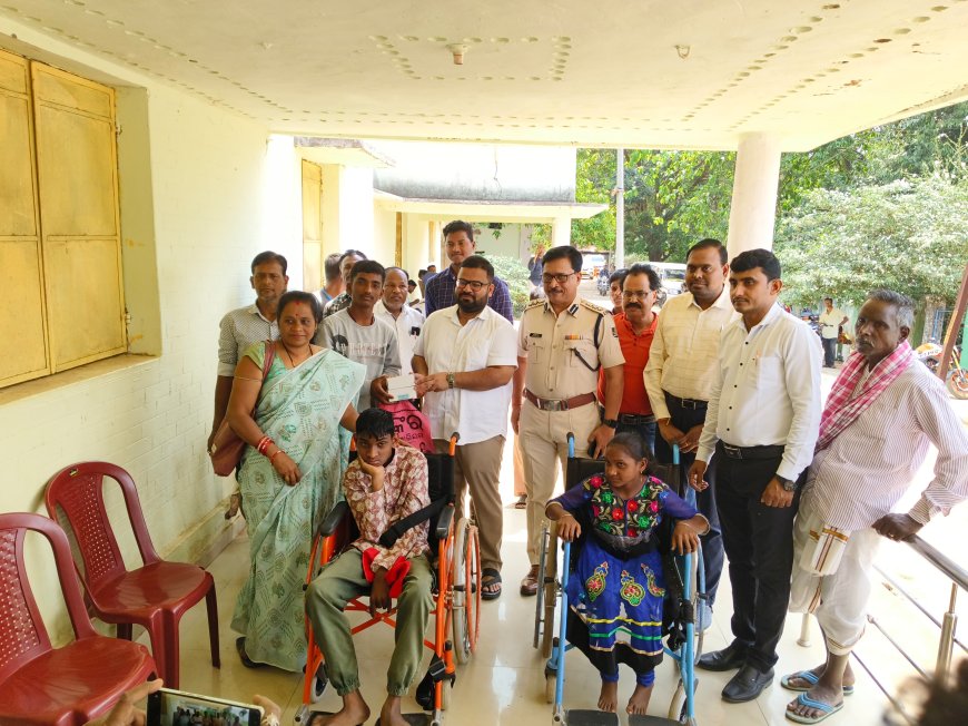 ତେନ୍ତୁଳିଖୁଣ୍ଟି ବ୍ଲକ ଠାରେ ଜିଲ୍ଲାପାଳ ଏବଂ ଆରକ୍ଷୀ ଅଧିକ୍ଷକଙ୍କ ଯୁଗ୍ମ ଅଧ୍ୟକ୍ଷତାରେ ଏକ ଜନଶୁଣାଣି ଶିବିର ଅନୁଷ୍ଠିତ