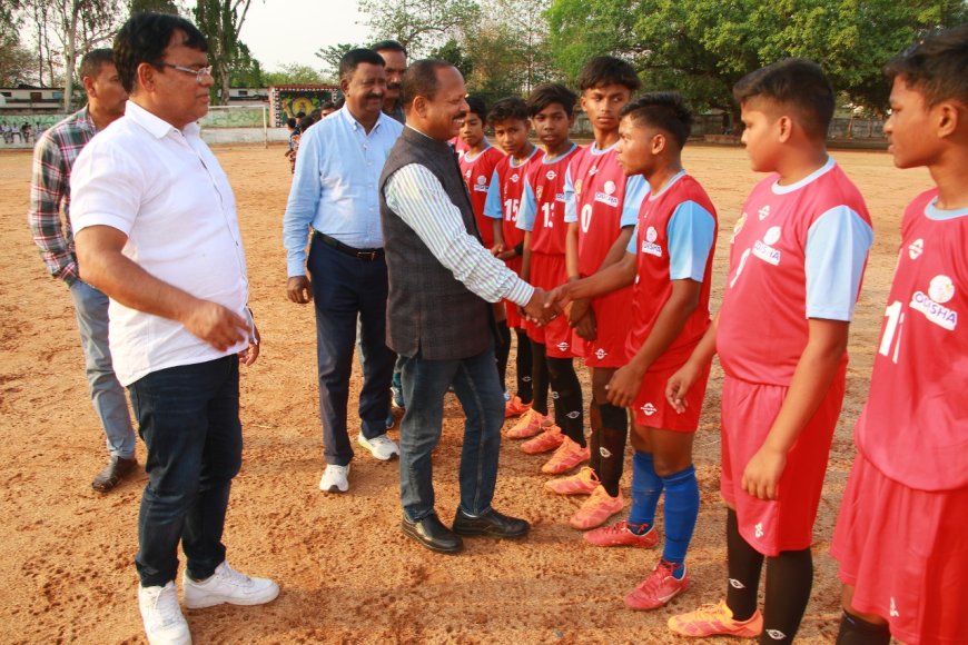 ମୁଖ୍ୟମନ୍ତ୍ରୀ ଟ୍ରଫି ପାଇଁ ଫୁଟବଲ ଟୁର୍ଣ୍ଣାମେଣ୍ଟର ଅନ୍ତିମ ସଂଘର୍ଷ ପୂର୍ଣ୍ଣ ମ୍ୟାଚ୍ ରେ ବାଜି ମାରିଲା କୋମନା ଫୁଟବଲ୍ କ୍ଳବ୍